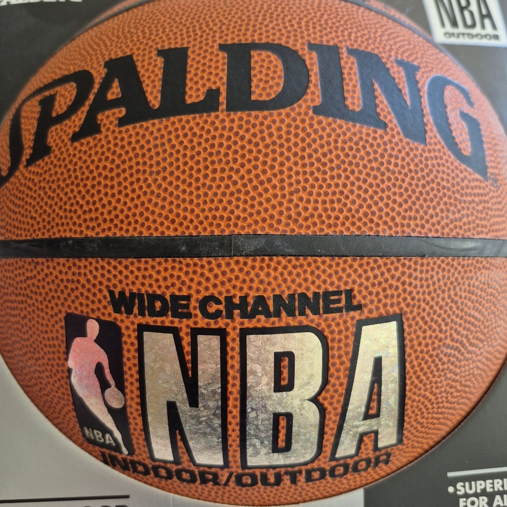 Alonzo Mourning #33 Autographed NBA Spalding Basketball - Picture 6 of 8